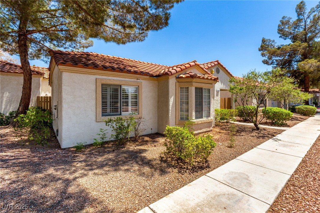 5424 Geneive Lane 105 Las Vegas NV 89108