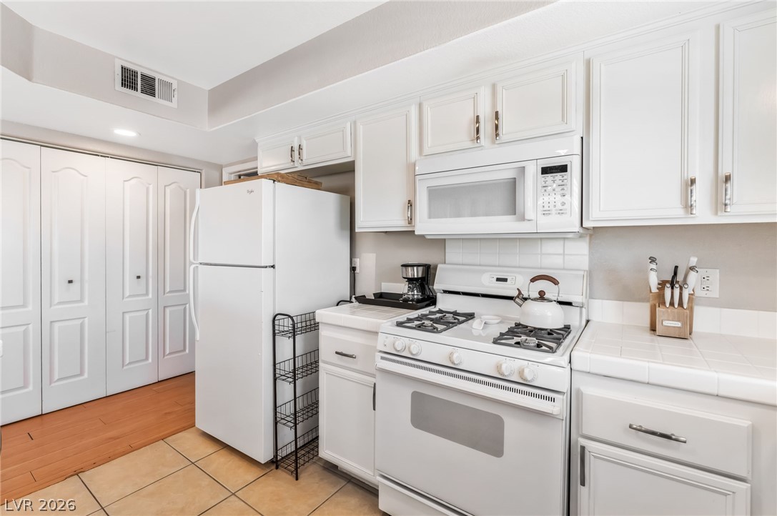 3609 Galatea Street 203 Las Vegas NV 89108