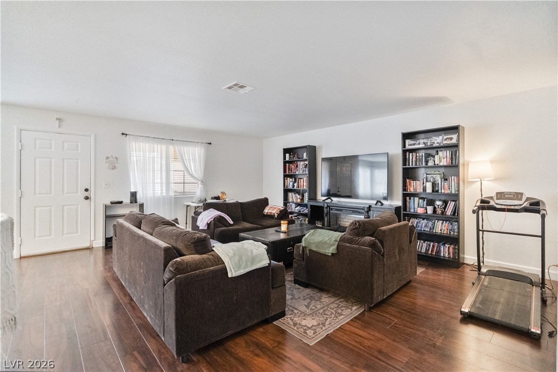 8410 Eldora Avenue 2011 Las Vegas NV 89117