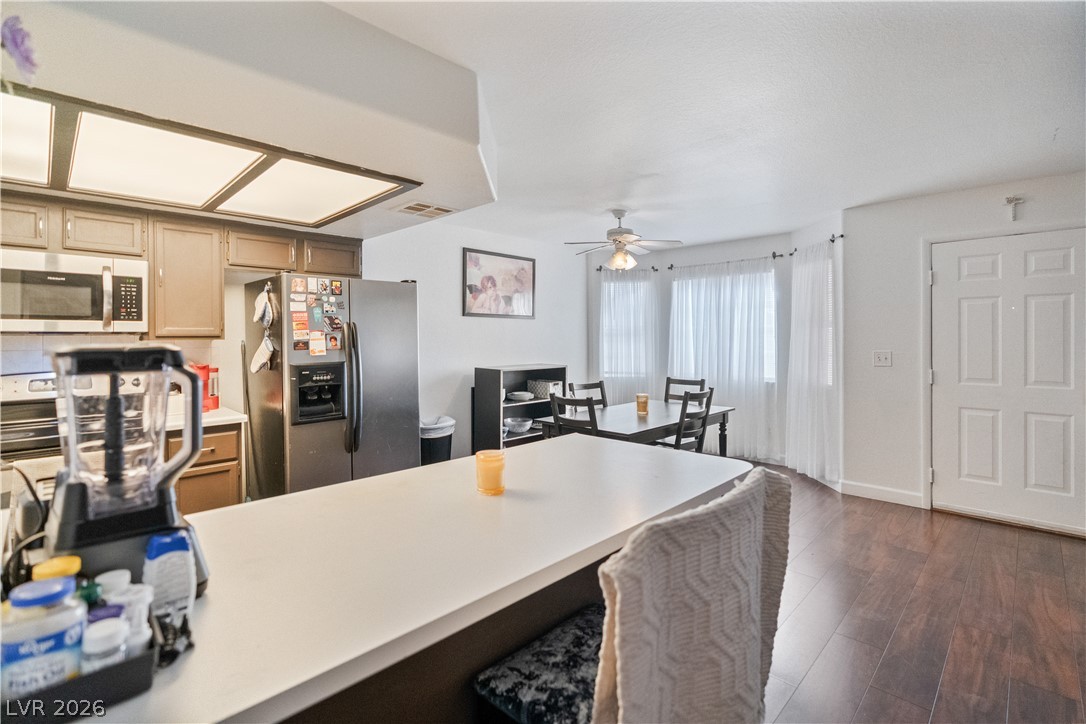 8410 Eldora Avenue 2011 Las Vegas NV 89117