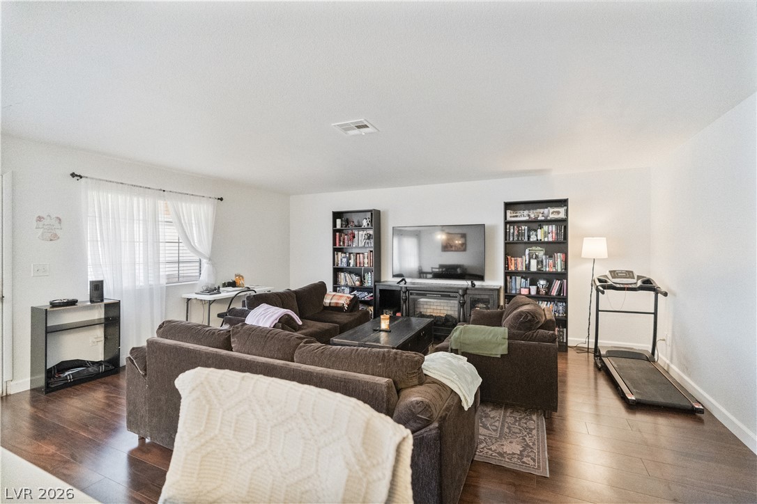 8410 Eldora Avenue 2011 Las Vegas NV 89117