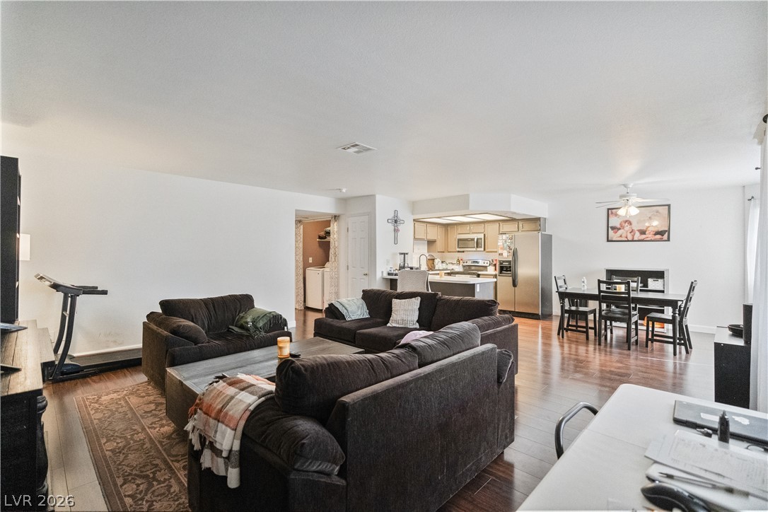 8410 Eldora Avenue 2011 Las Vegas NV 89117