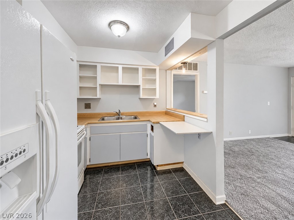 615 South Royal Crest Circle 16 Las Vegas NV 89169