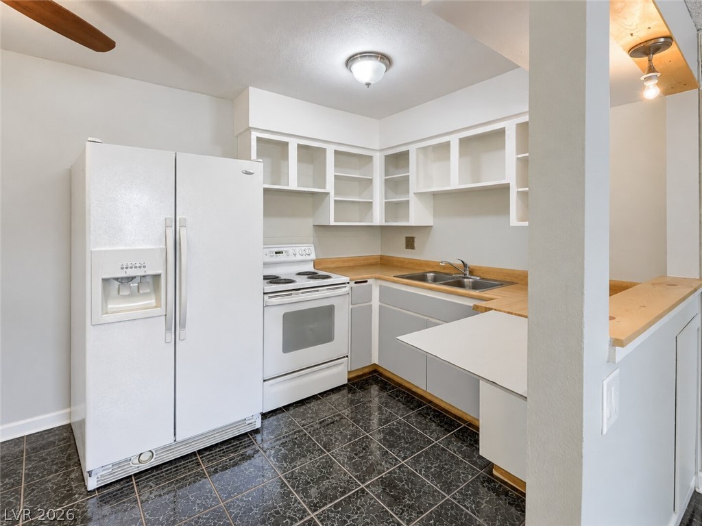 615 South Royal Crest Circle 16 Las Vegas NV 89169