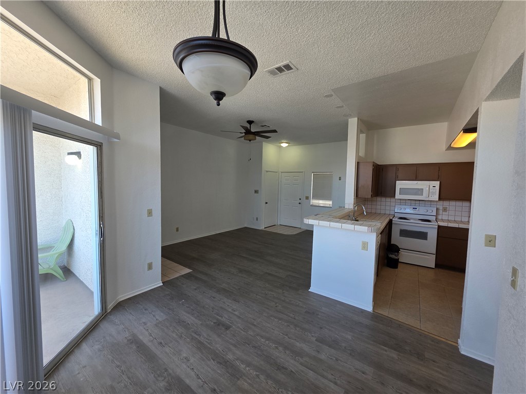 3150 Soft Breezes Drive 2166 Las Vegas NV 89128