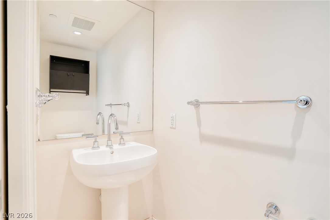222 Karen Avenue 2506 Las Vegas NV 89109