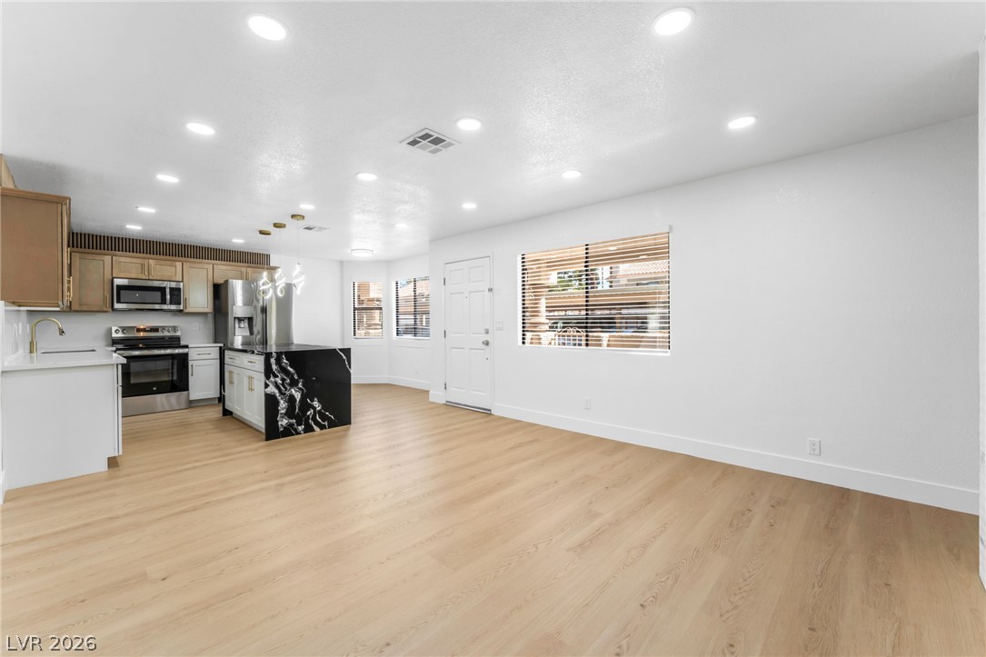 1017 Falconhead Lane 102 Las Vegas NV 89128