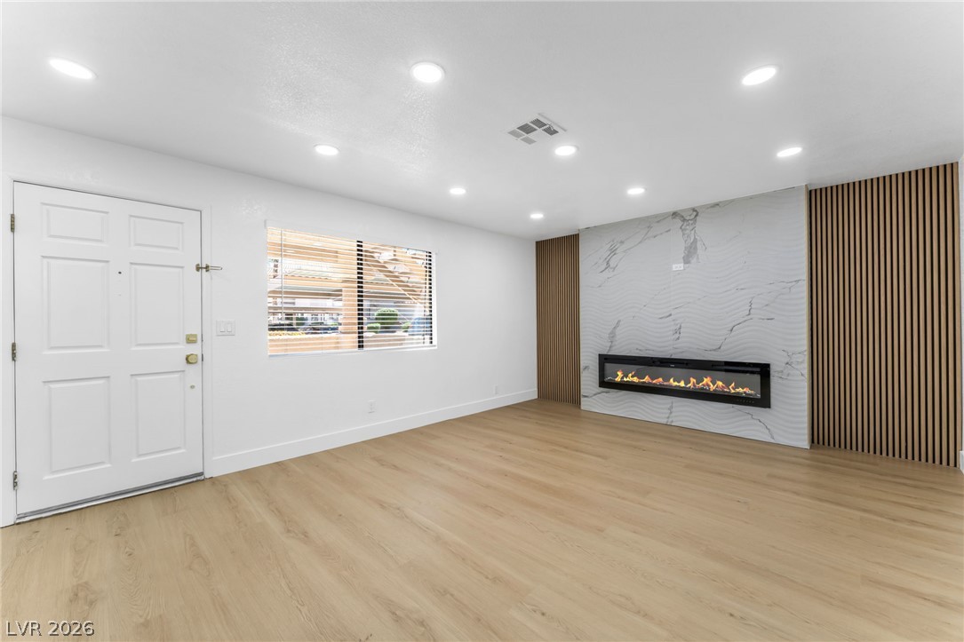 1017 Falconhead Lane 102 Las Vegas NV 89128
