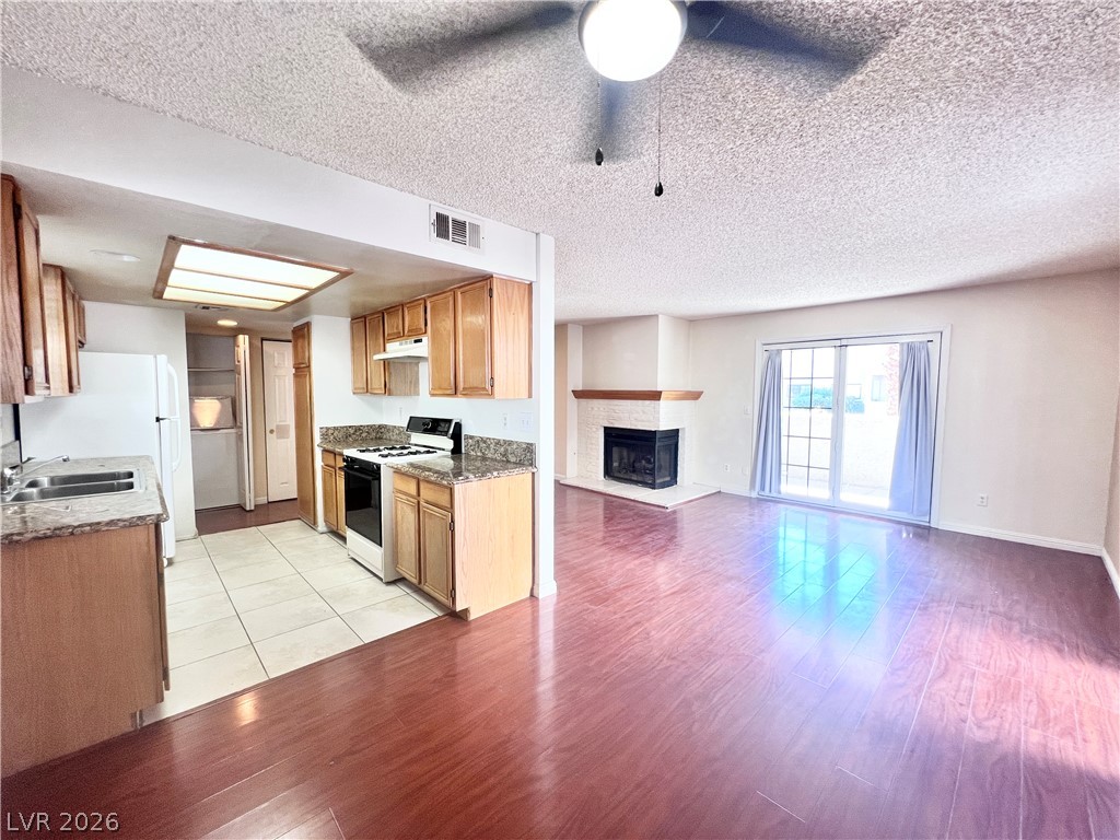 101 Luna Way 118 Las Vegas NV 89145