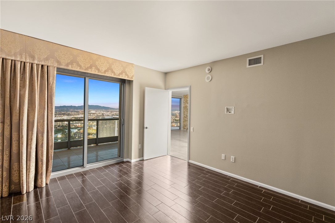 322 Karen Avenue 4202 Las Vegas NV 89109