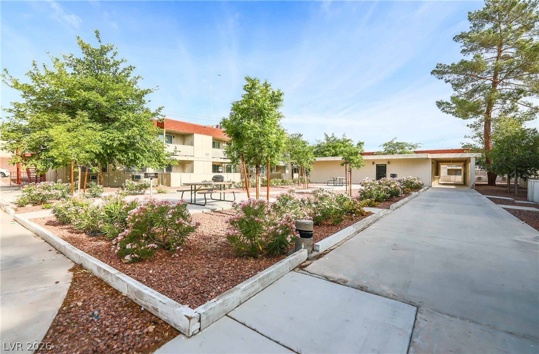 5326 Swenson Street 61 Las Vegas NV 89119