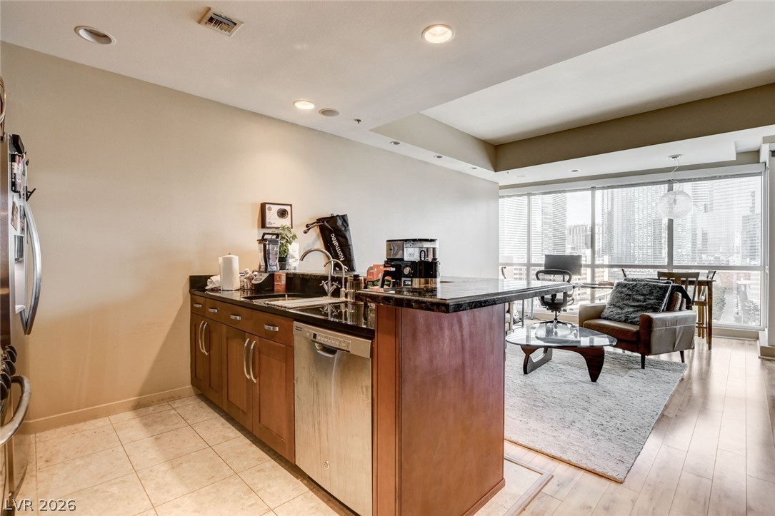 4525 Dean Martin Drive 905 Las Vegas NV 89103