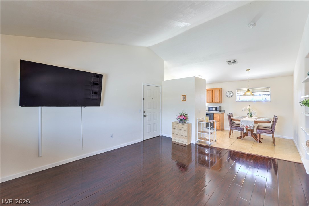 5330 Portavilla Court 203 Las Vegas NV 89122