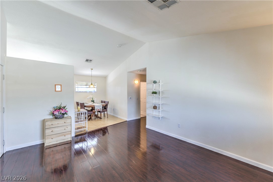 5330 Portavilla Court 203 Las Vegas NV 89122