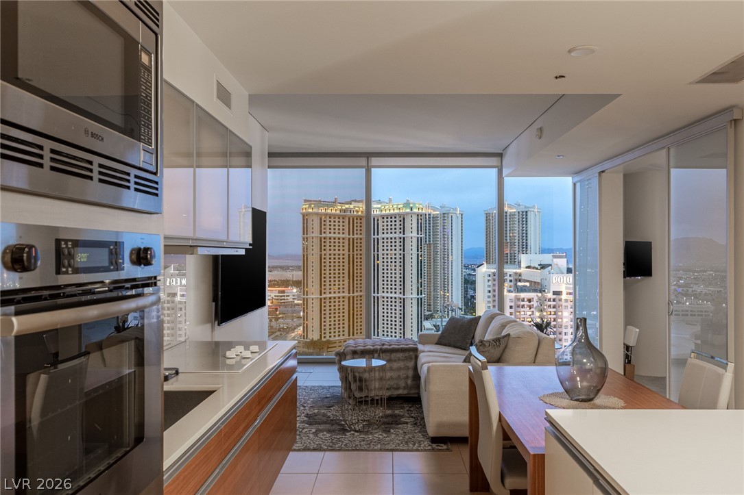 3722 Las Vegas Boulevard 1903 Las Vegas NV 89158
