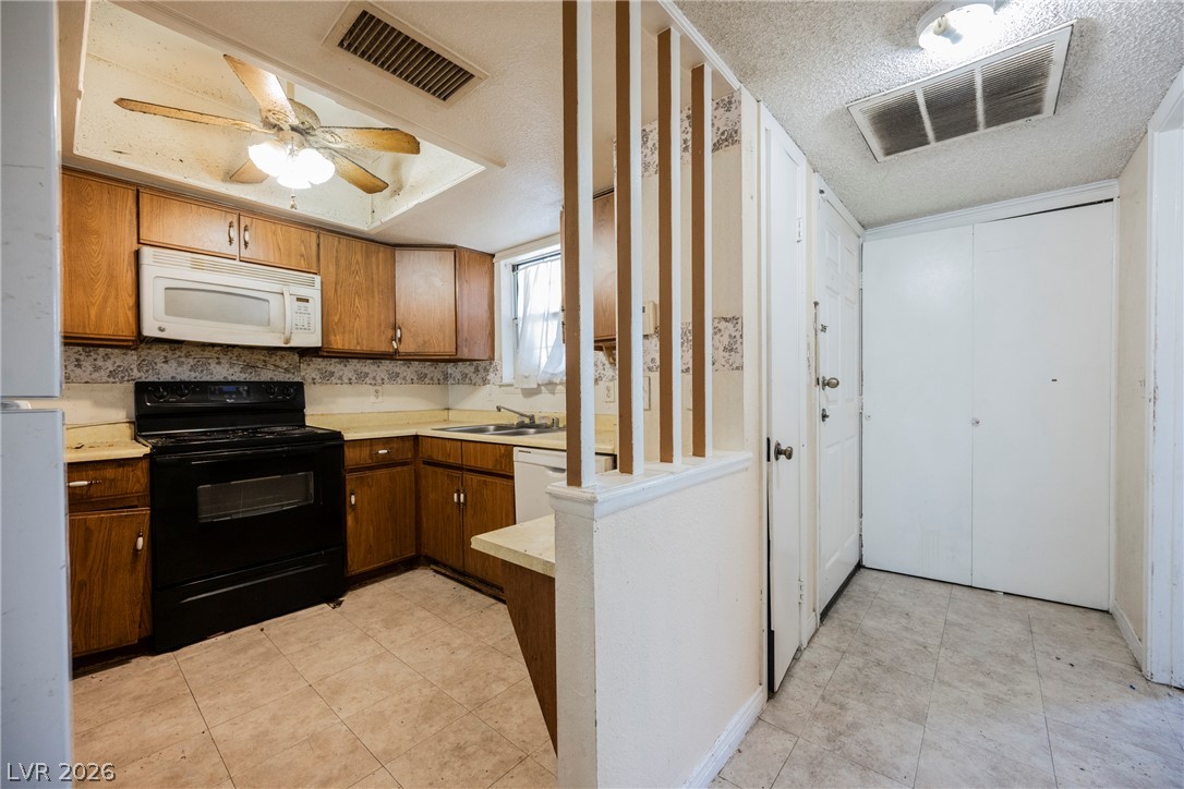 3823 South Maryland Parkway B11 Las Vegas NV 89119