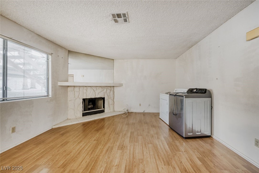1017 Falconhead Lane 102 Las Vegas NV 89128