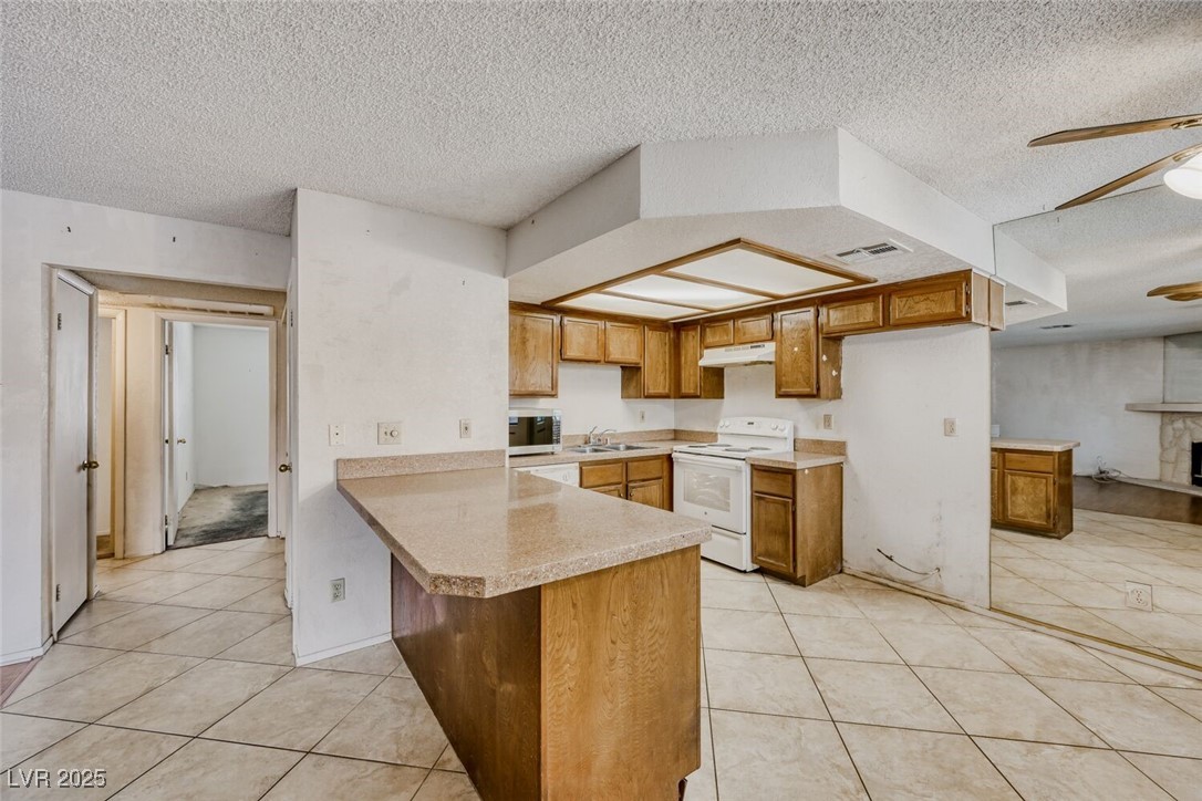 1017 Falconhead Lane 102 Las Vegas NV 89128