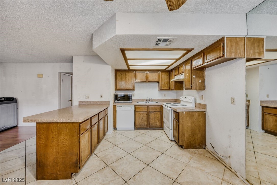 1017 Falconhead Lane 102 Las Vegas NV 89128