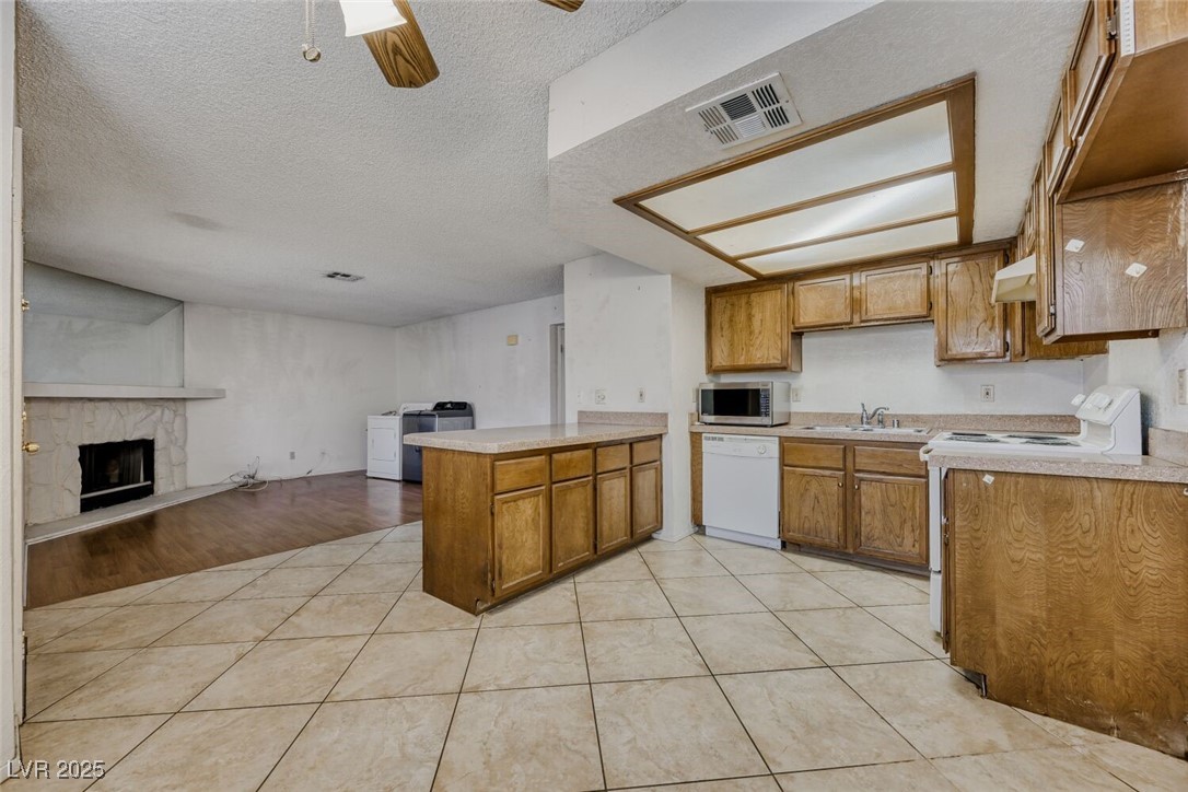 1017 Falconhead Lane 102 Las Vegas NV 89128