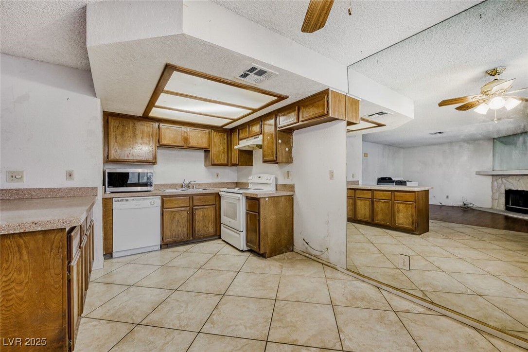 1017 Falconhead Lane 102 Las Vegas NV 89128