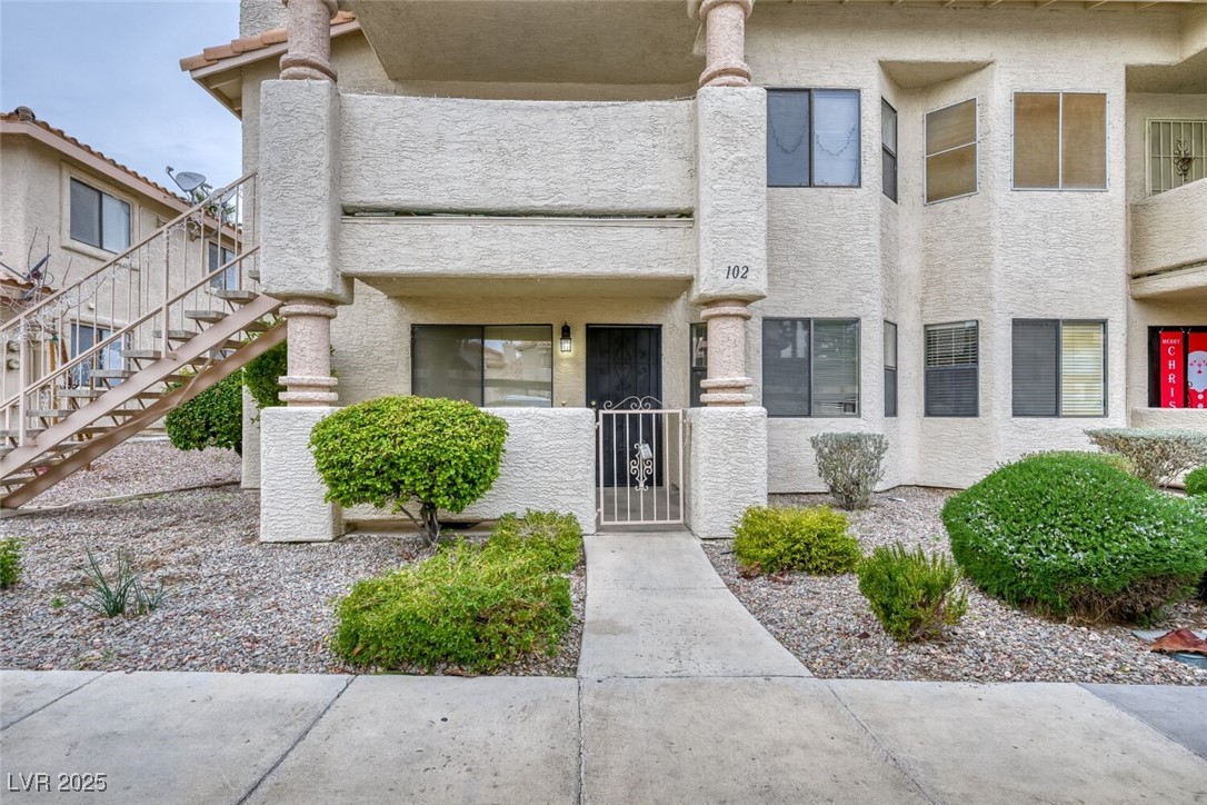 1017 Falconhead Lane 102 Las Vegas NV 89128