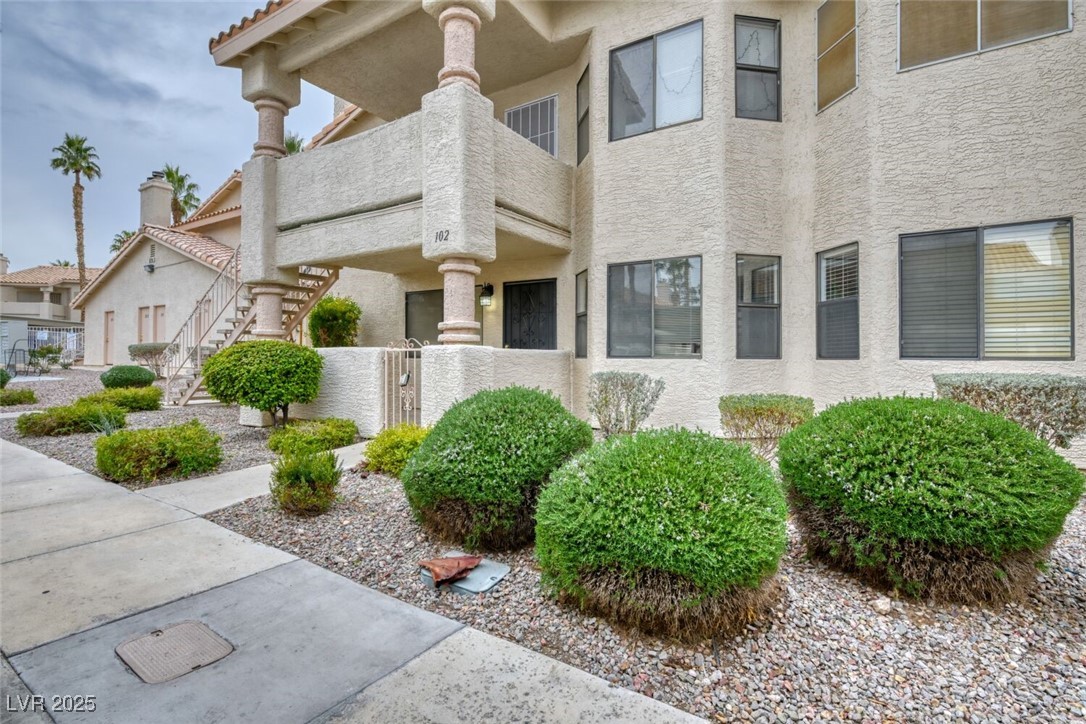 1017 Falconhead Lane 102 Las Vegas NV 89128