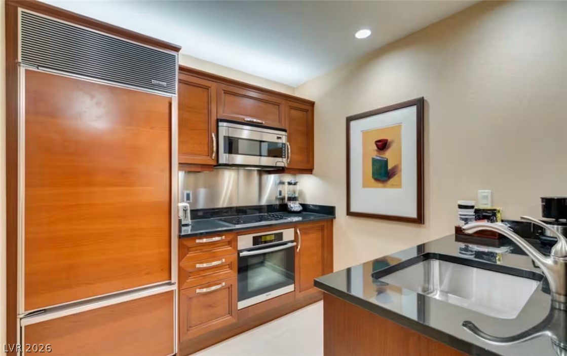 135 East Harmon Avenue 2020 Las Vegas NV 89109