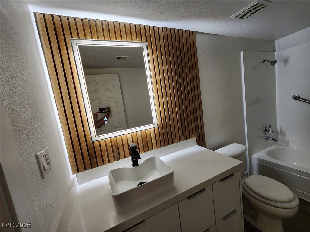 4981 River Glen Drive 63 Las Vegas NV 89103