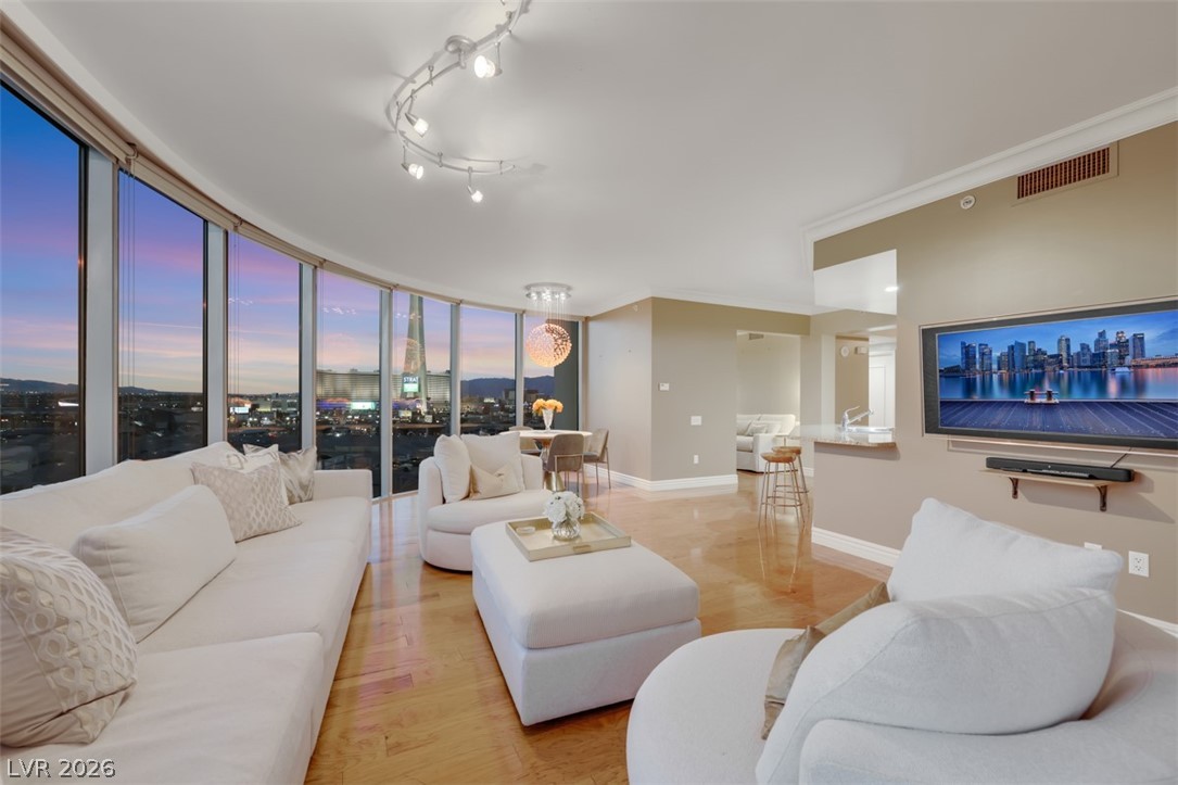 322 Karen Avenue 708 Las Vegas NV 89109