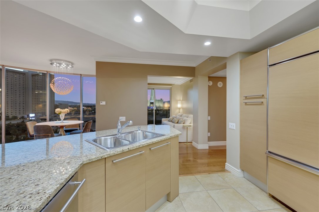 322 Karen Avenue 708 Las Vegas NV 89109