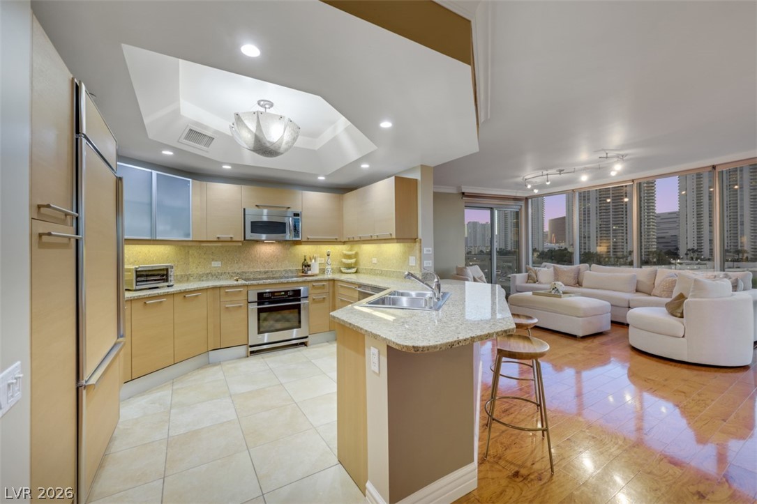 322 Karen Avenue 708 Las Vegas NV 89109