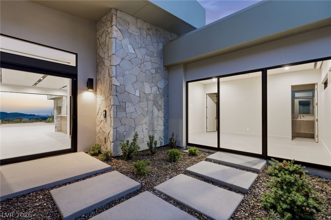 6 Kaya Canyon Way 14 Henderson NV 89012