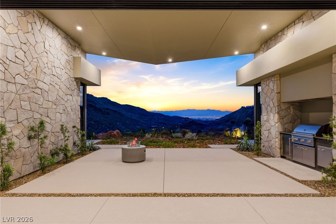 6 Kaya Canyon Way 14 Henderson NV 89012