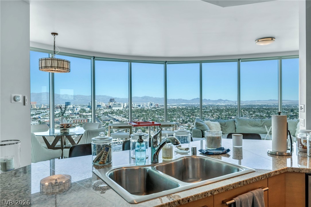 322 Karen Avenue 2007 Las Vegas NV 89109