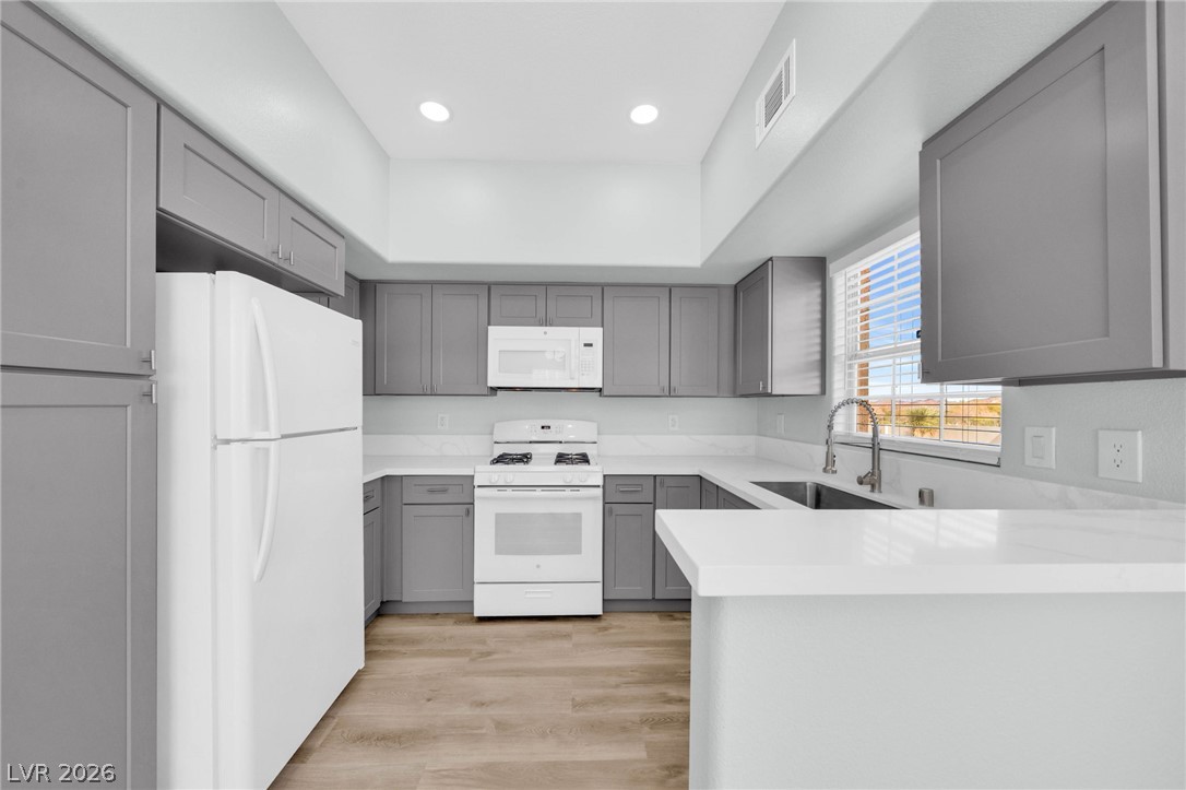 520 Arrowhead Trail 1411 Henderson NV 89015