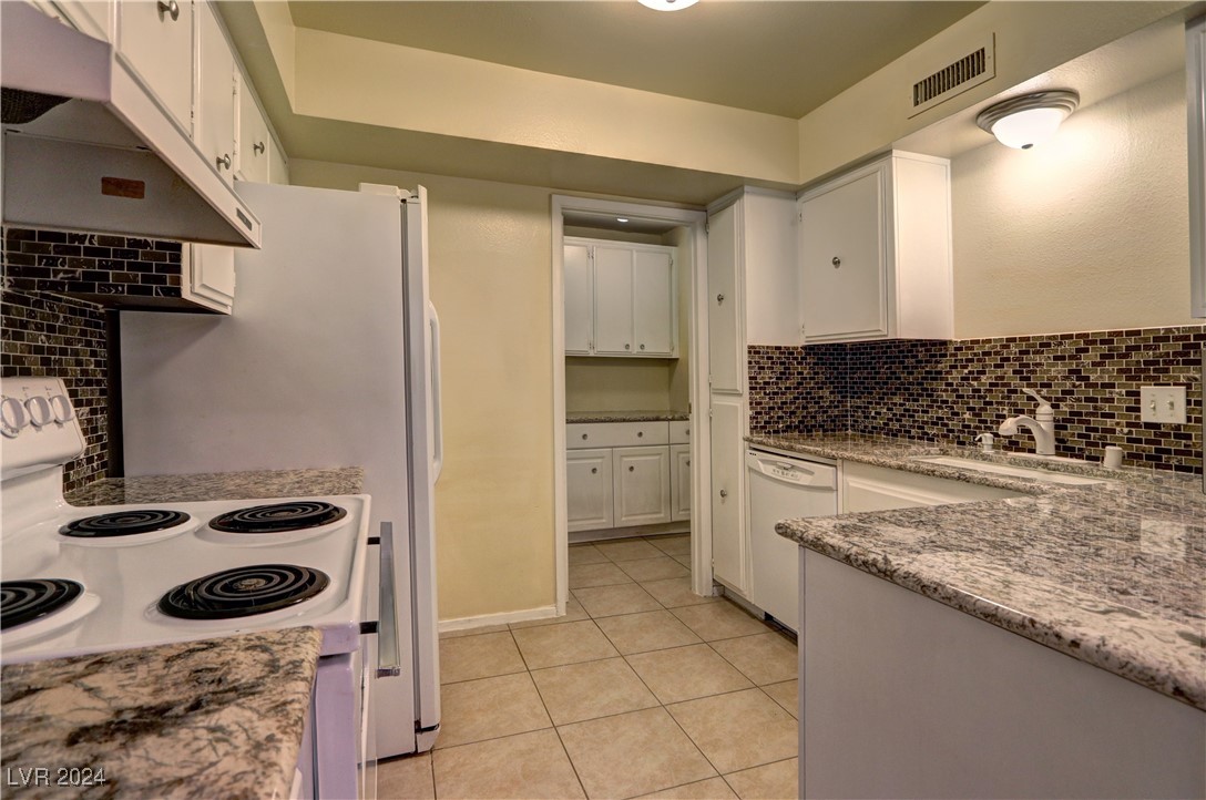 3077 Pinehurst Drive B Las Vegas NV 89109