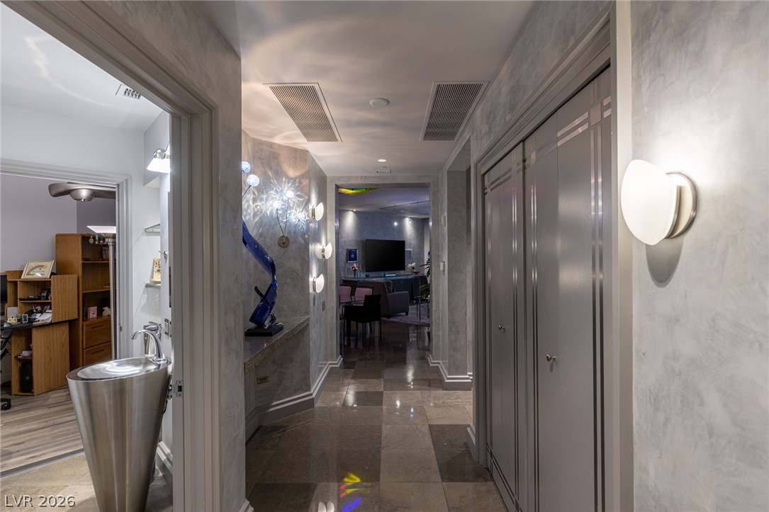 2877 Paradise Road 2603 Las Vegas NV 89109