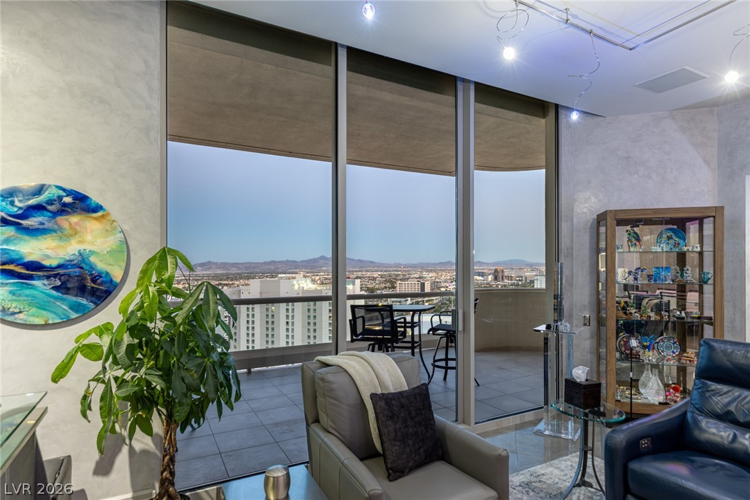 2877 Paradise Road 2603 Las Vegas NV 89109
