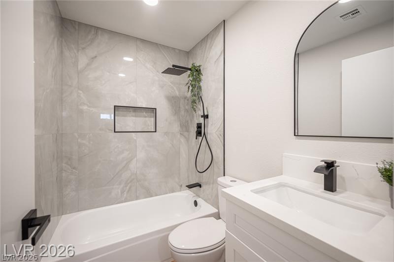 3720 Snorkel Circle D Las Vegas NV 89108