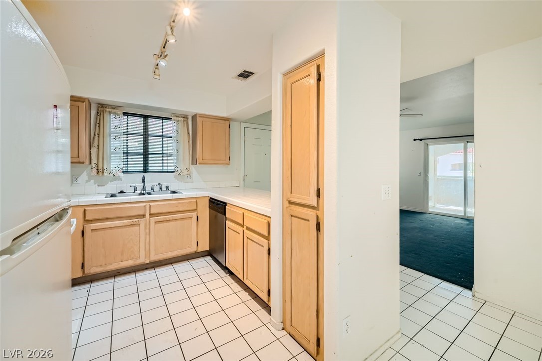 2725 South Nellis Boulevard 2047 Las Vegas NV 89121