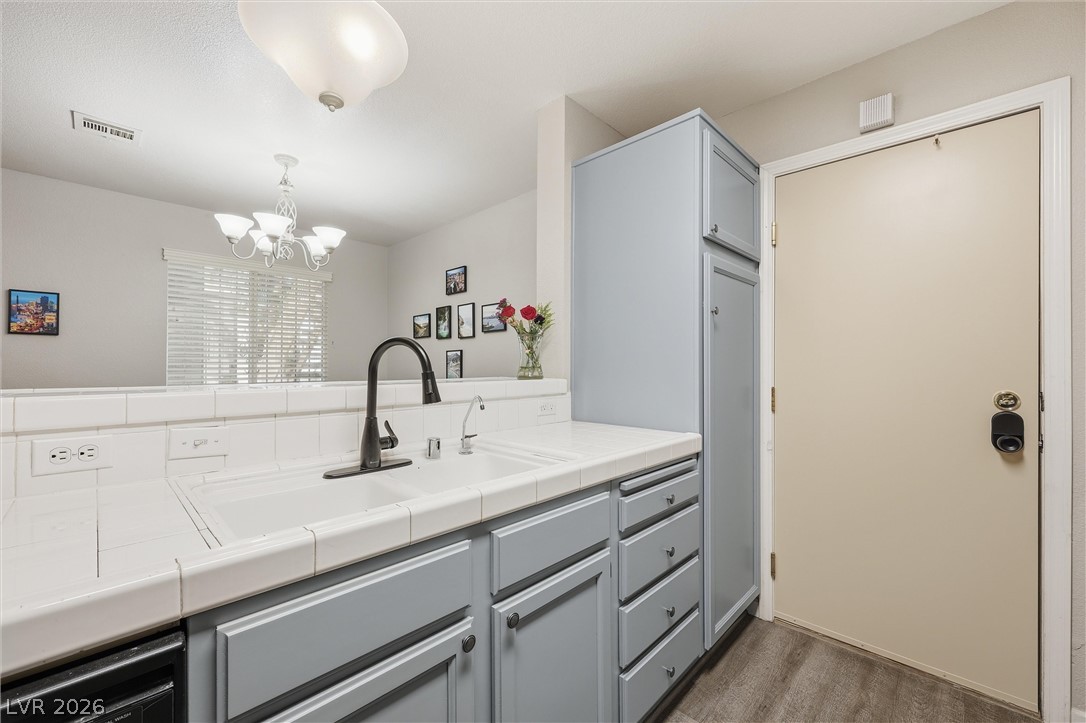 8452 Boseck Drive 154 Las Vegas NV 89145