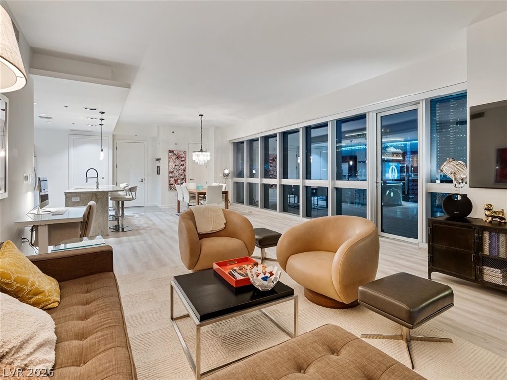 4471 Dean Martin Drive 1109 Las Vegas NV 89103
