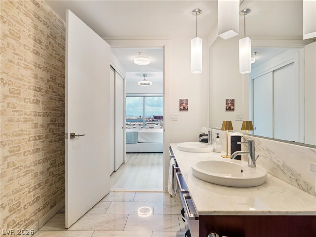 4471 Dean Martin Drive 1109 Las Vegas NV 89103