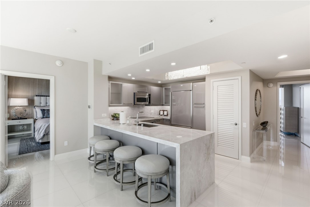 222 Karen Avenue 1701 Las Vegas NV 89109