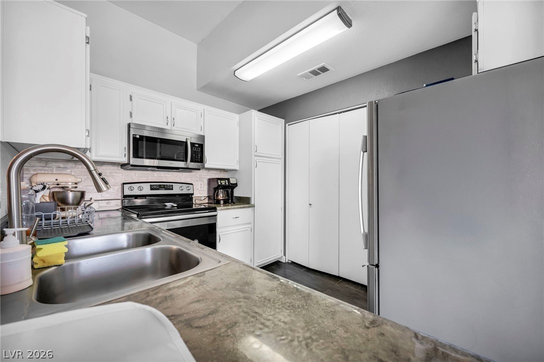 3150 Soft Breezes Drive 2014 Las Vegas NV 89128