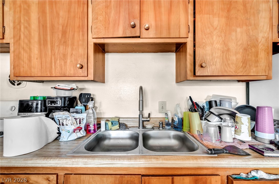 3719 Hazelwood Street 16 Las Vegas NV 89119