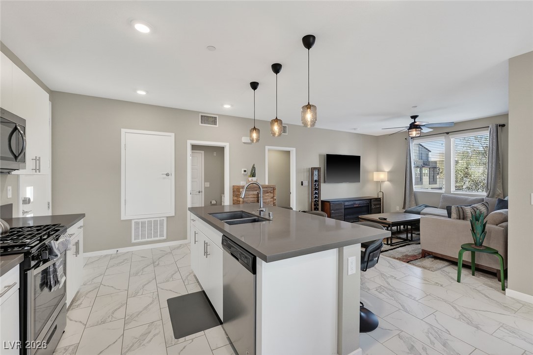 11256 Rainbow Peak Avenue 208 Las Vegas NV 89135