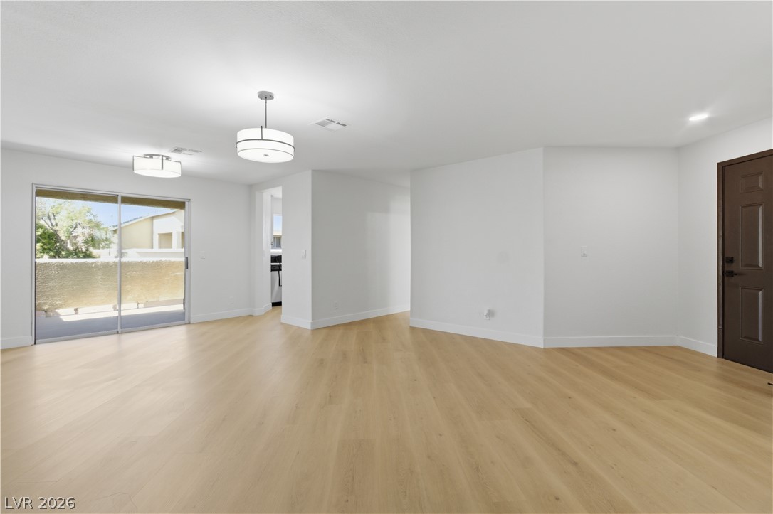 1501 Linnbaker Lane 202 Las Vegas NV 89110