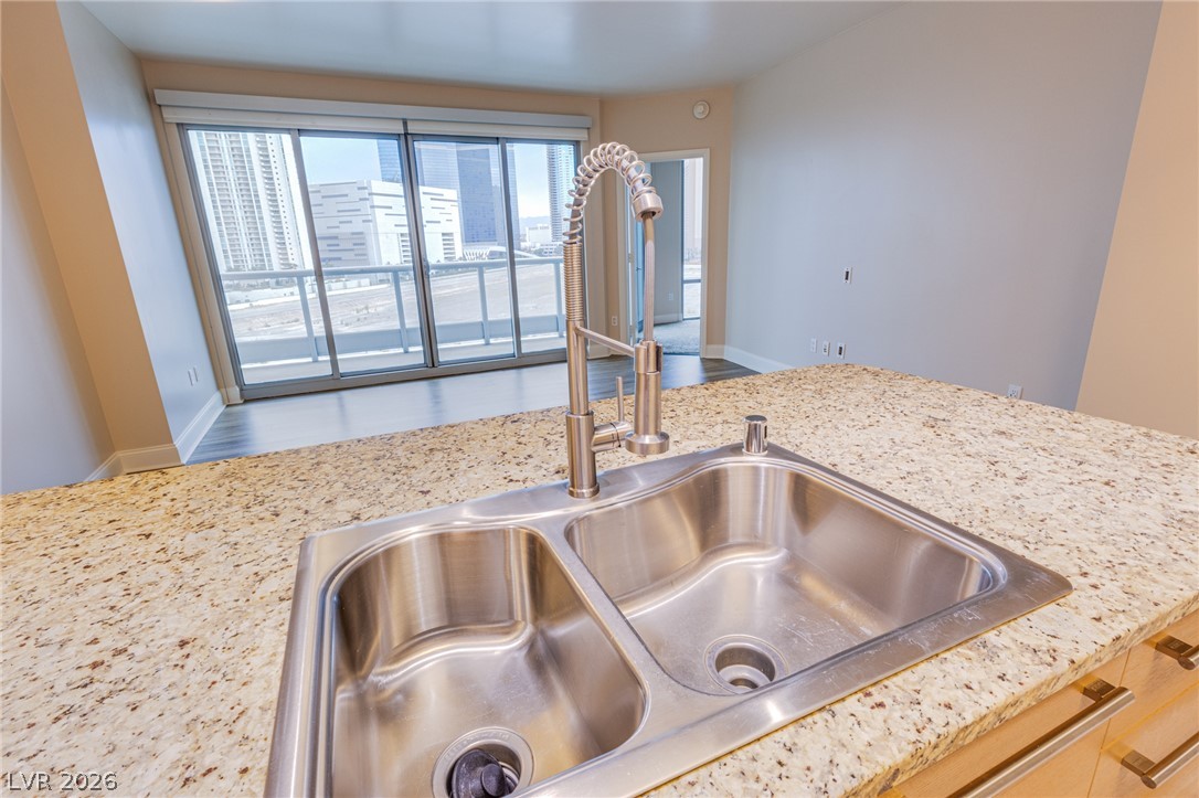222 Karen Avenue 906 Las Vegas NV 89109